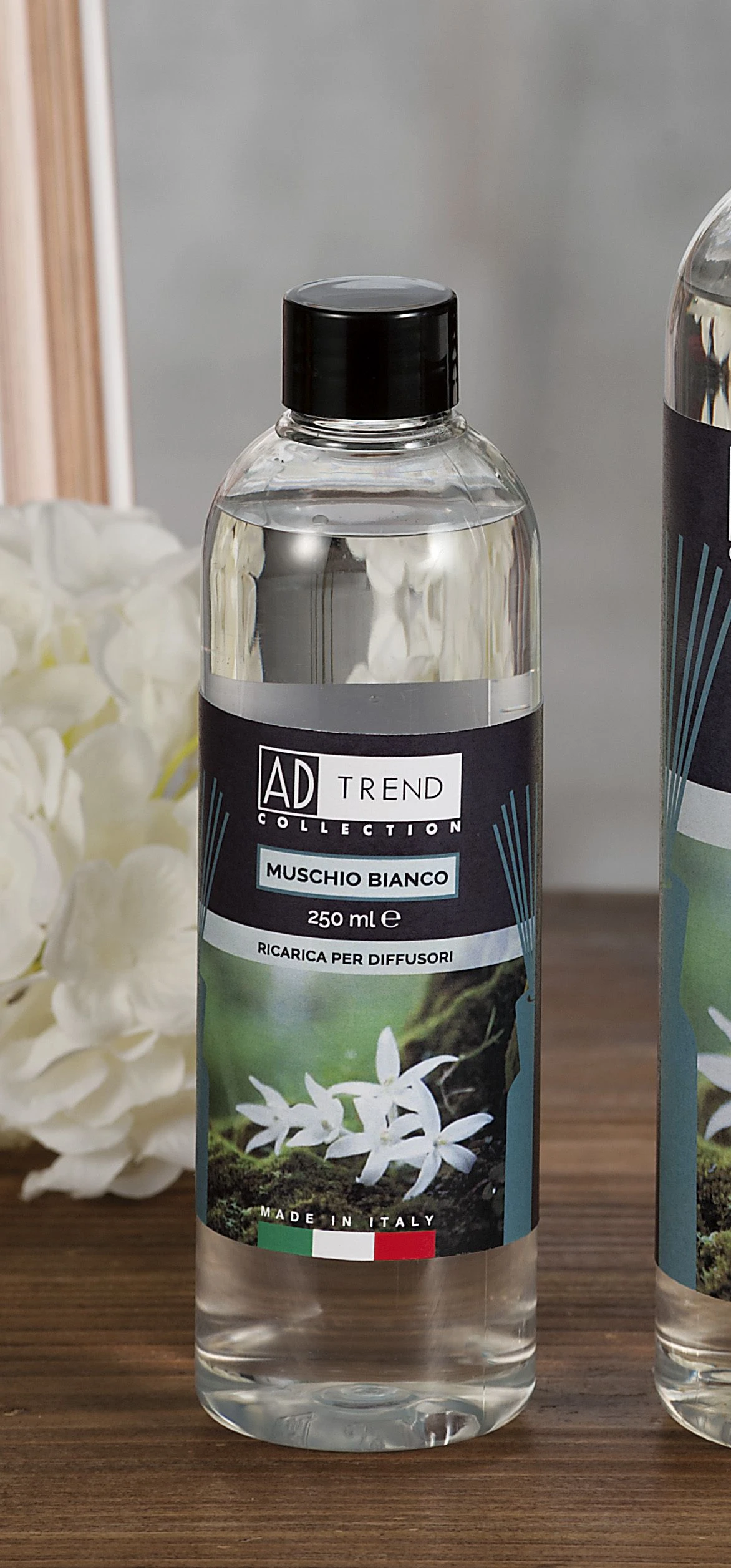 RICARICA PER DIFFUSORE AL MUSCHIO BIANCO DA 250 ML 1 RICARICA PER DIFFUSORE AL MUSCHIO BIANCO DA 250 ML